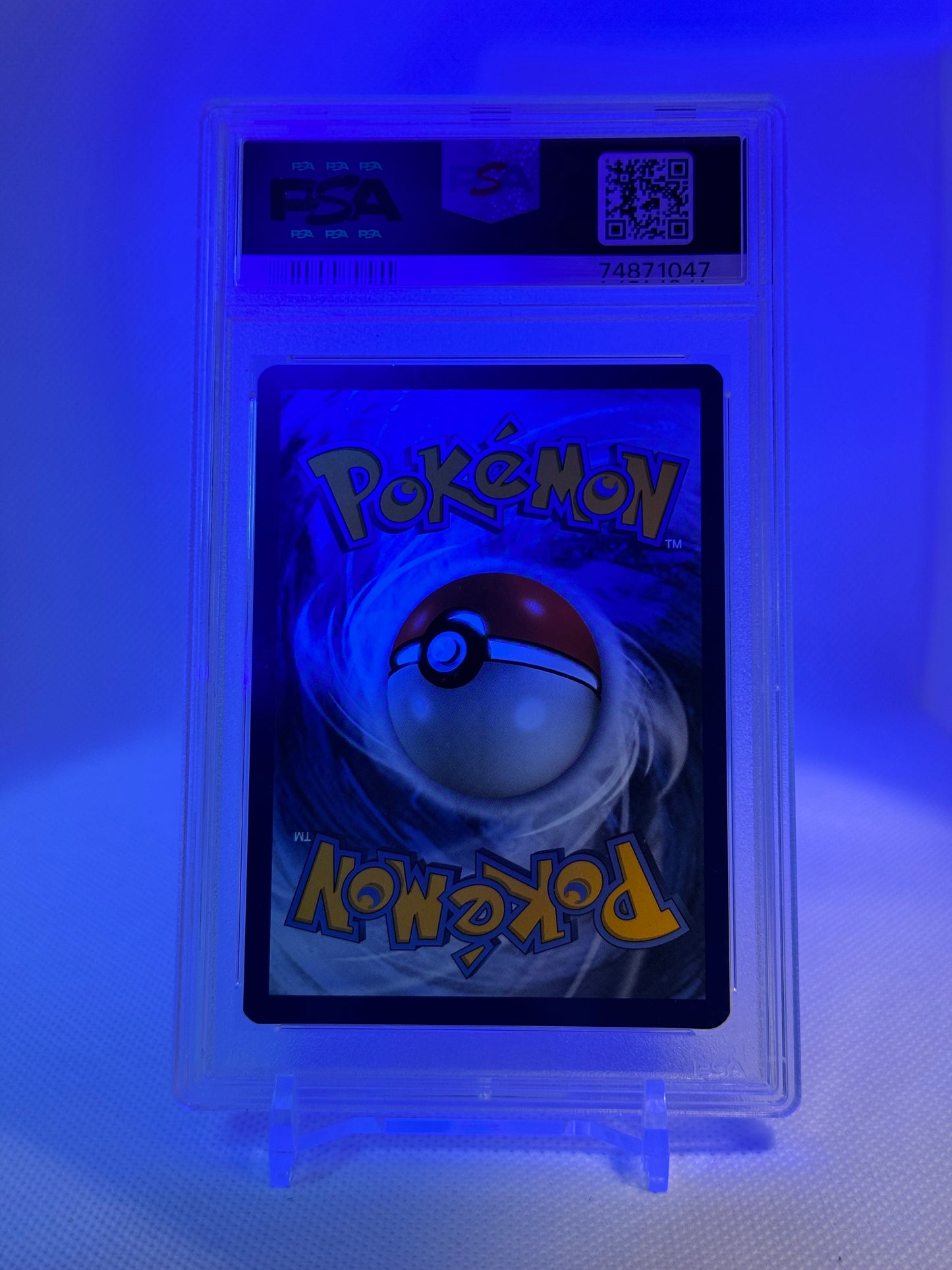 SWSH285 - Pikachu V PSA 10